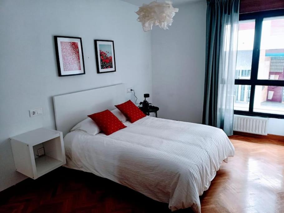 Apartamento Apartamento Entre Estaciones Oviedo Exterior foto